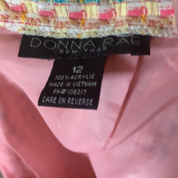 Gorgeous Donna Rae Suit with pink piping - Picture 4 of 4
